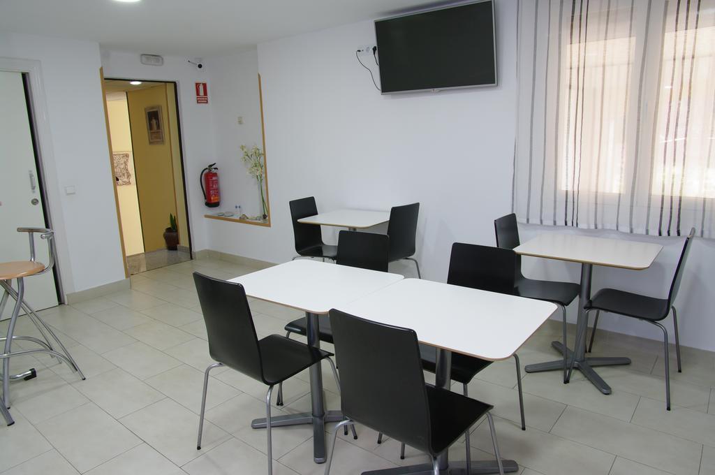 Hotel Barajas Plaza Madryt Zewnętrze zdjęcie