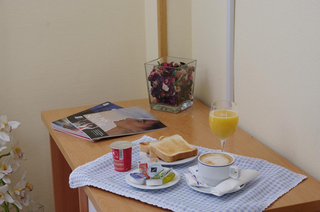 Hotel Barajas Plaza Madryt Zewnętrze zdjęcie