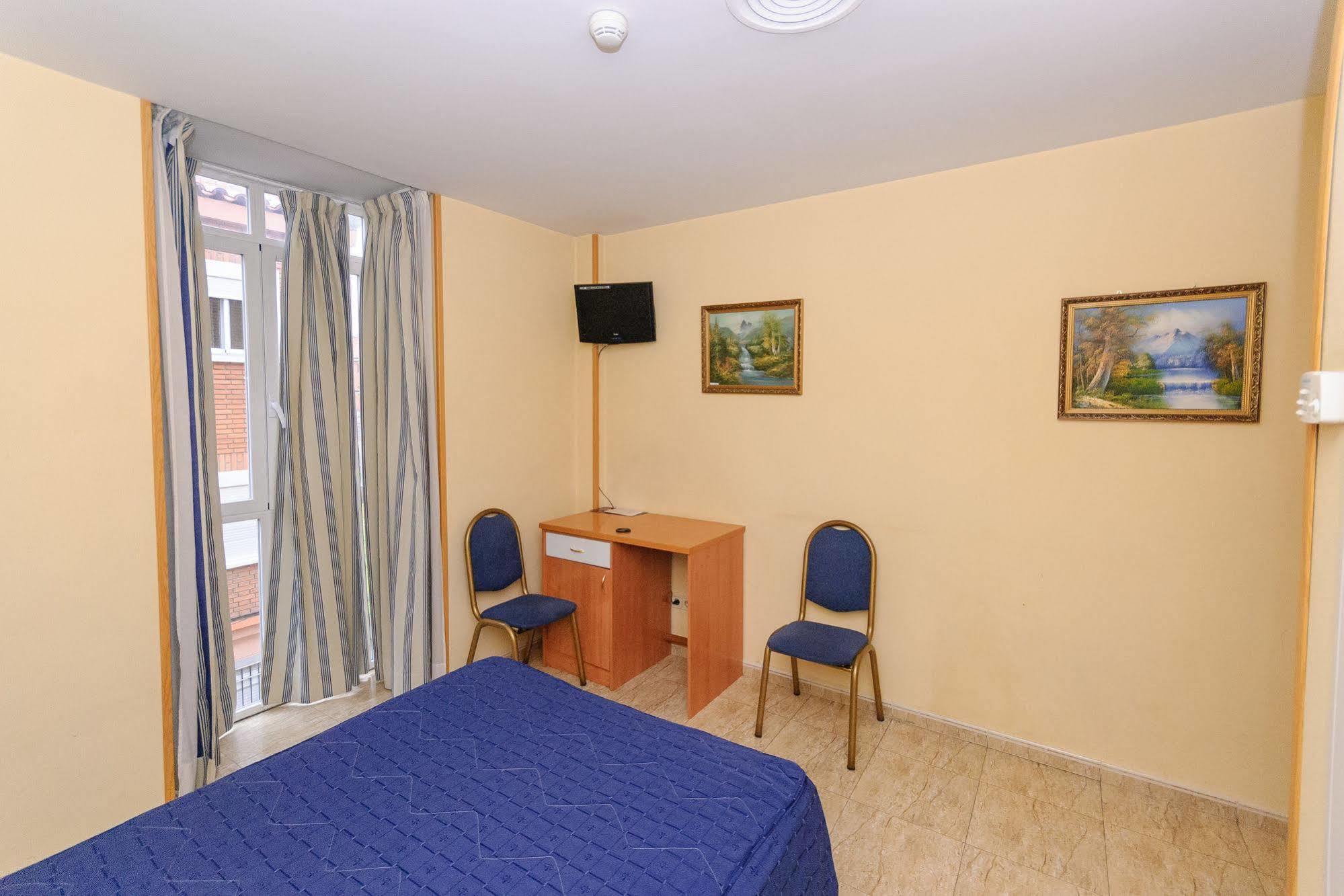 Hotel Barajas Plaza Madryt Zewnętrze zdjęcie